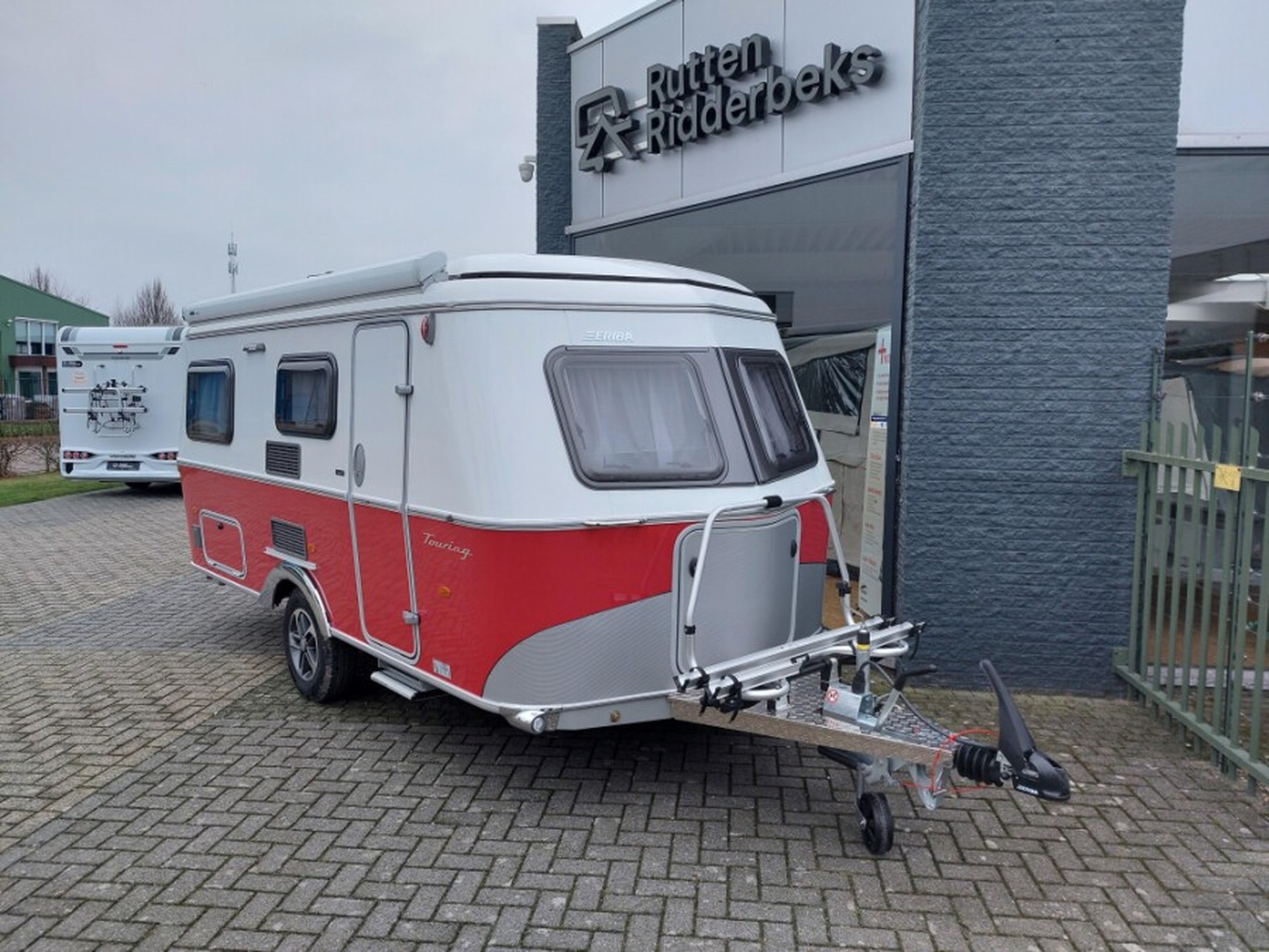 Foto 1 van 17