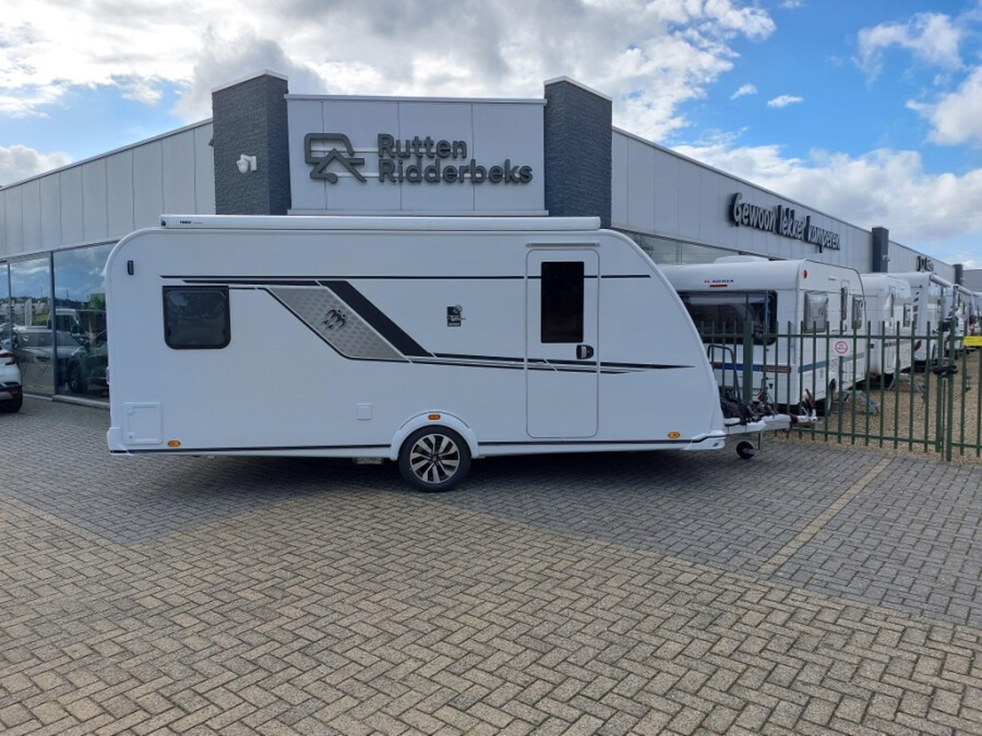 Foto 2 van 17