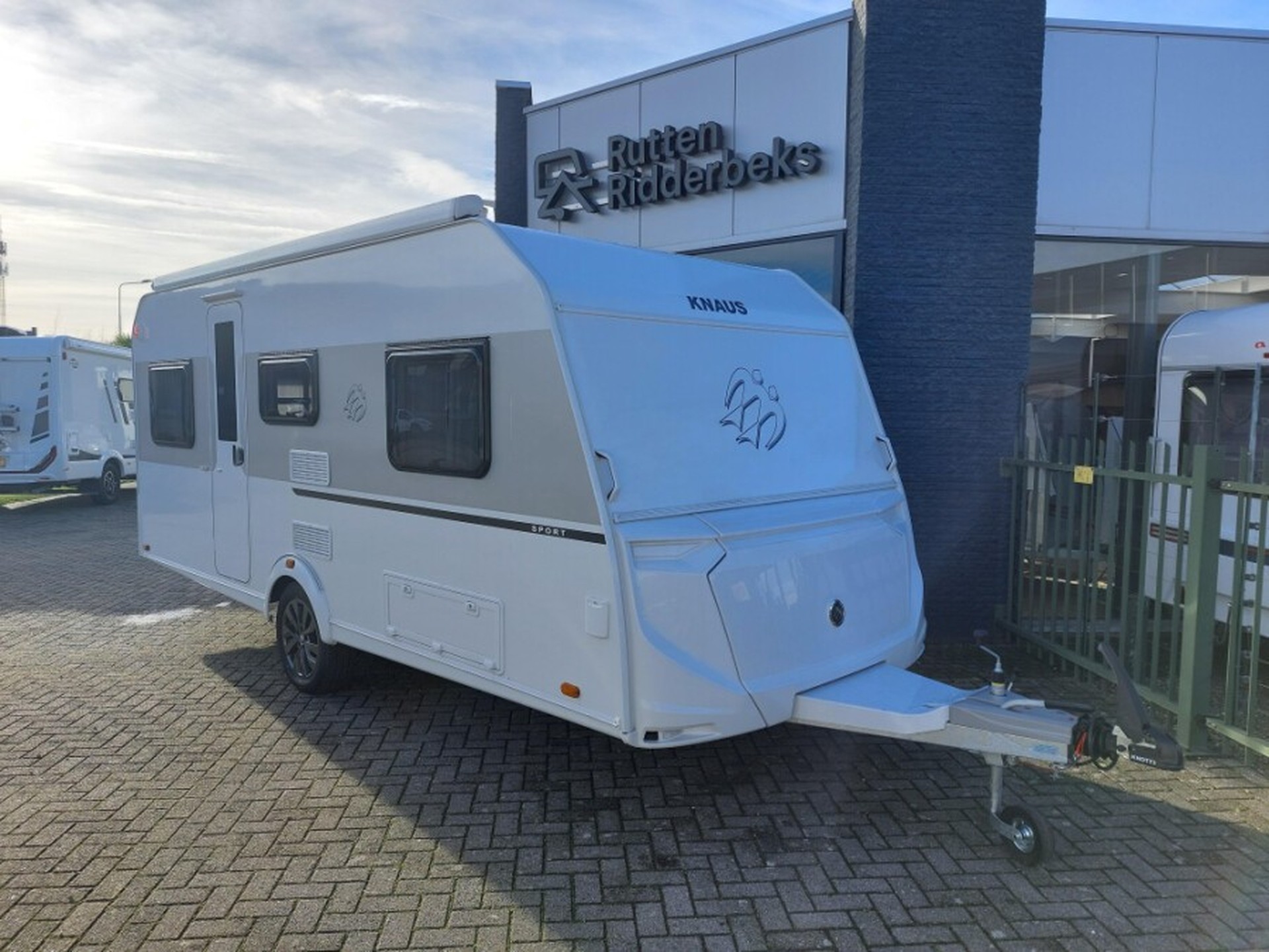Foto 1 van 18