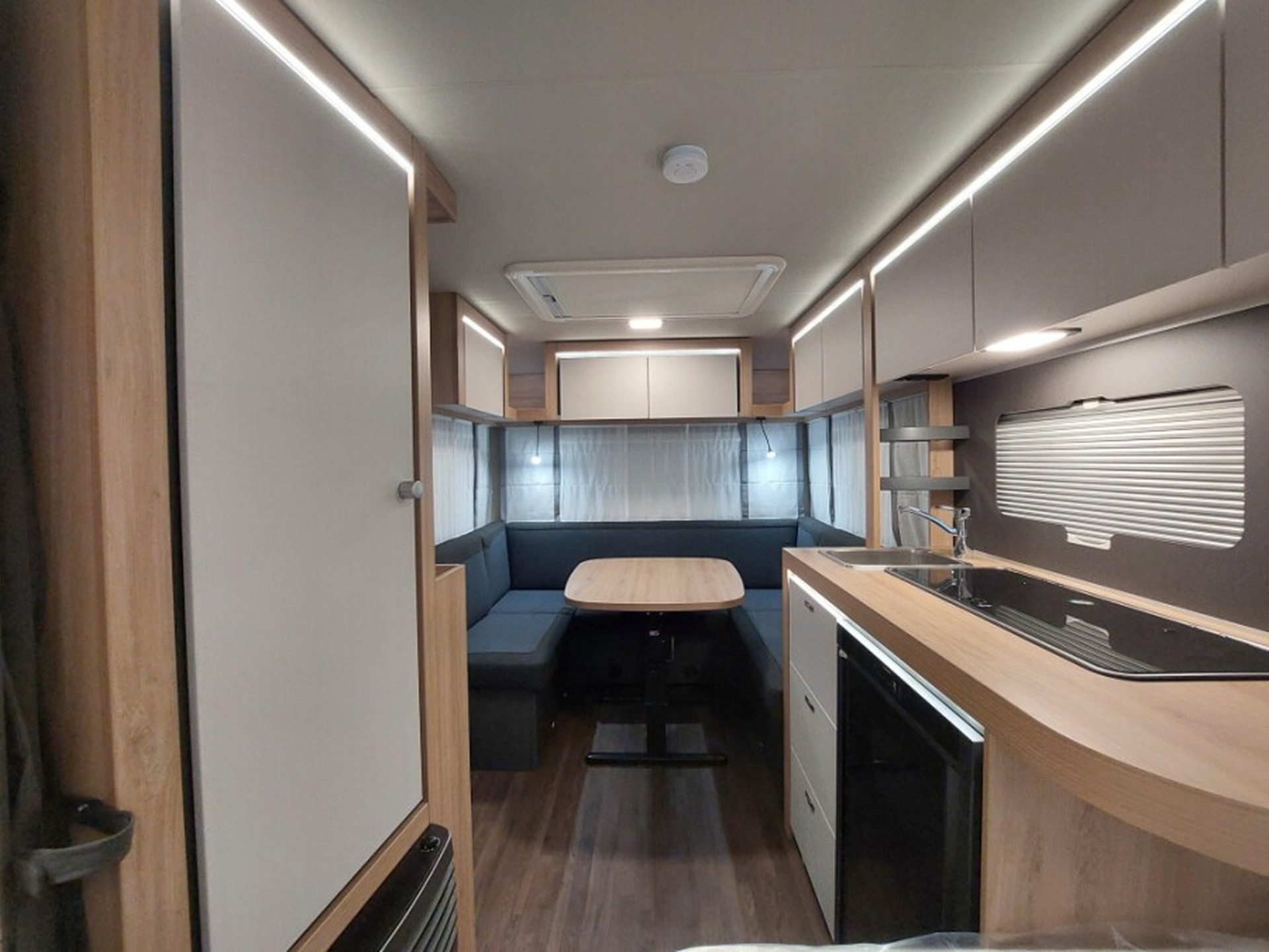 Foto 7 van 18
