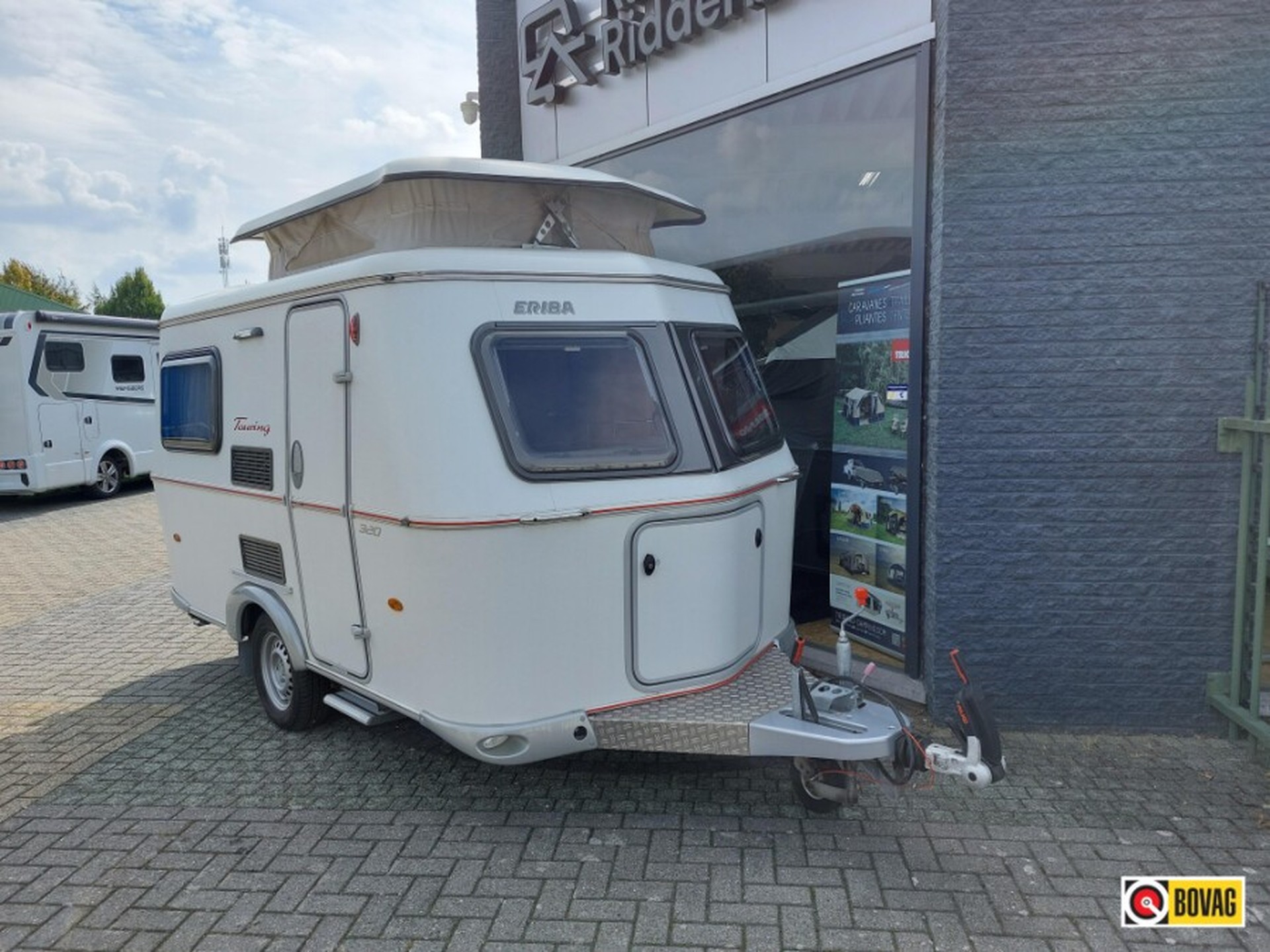 Foto 1 van 15