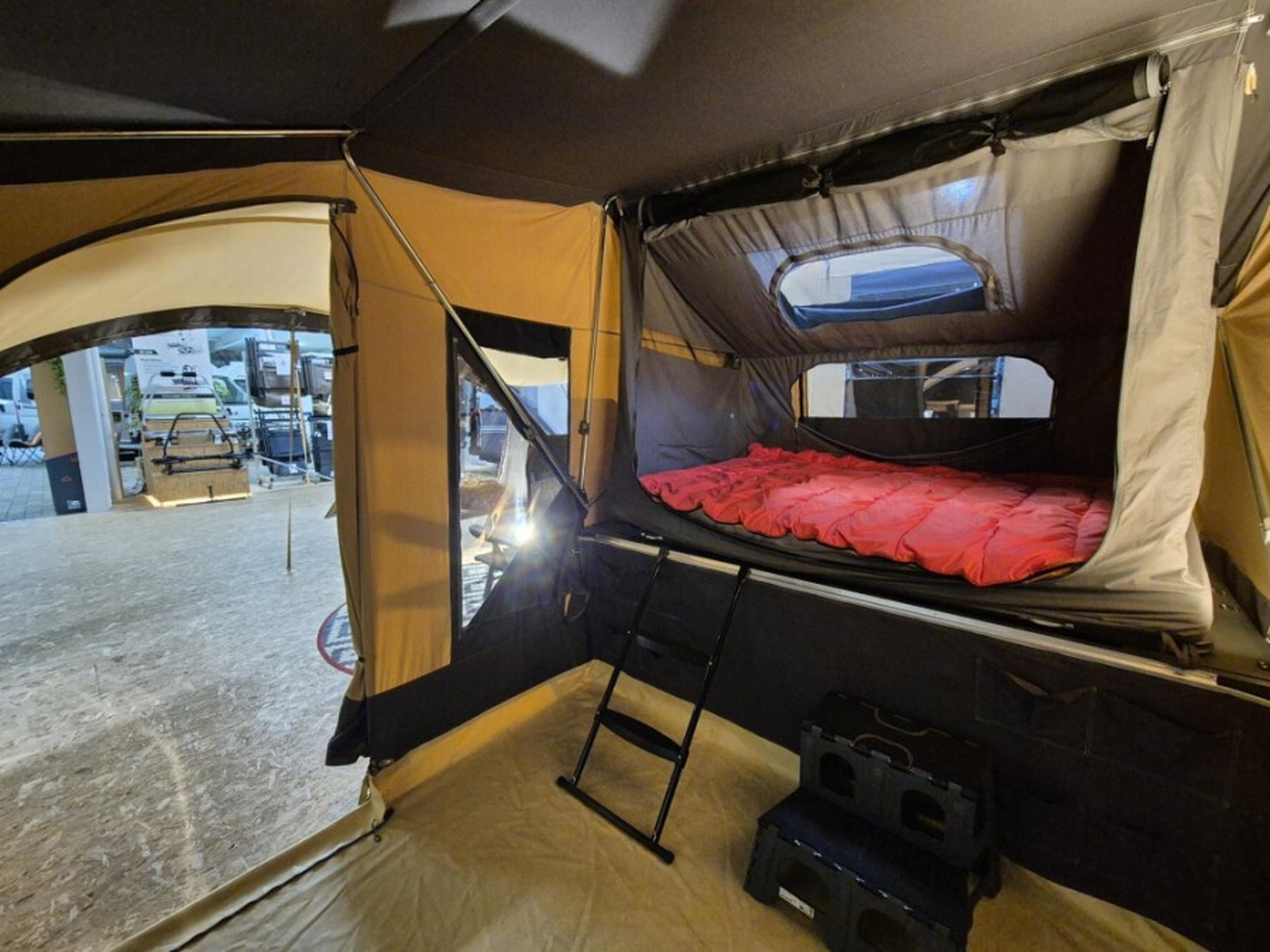 Foto 4 van 8