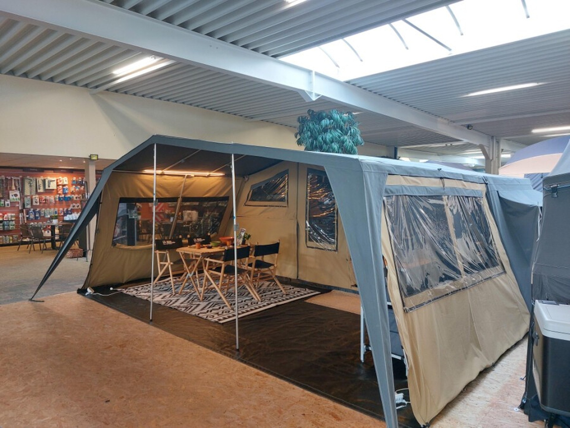 Foto 4 van 15